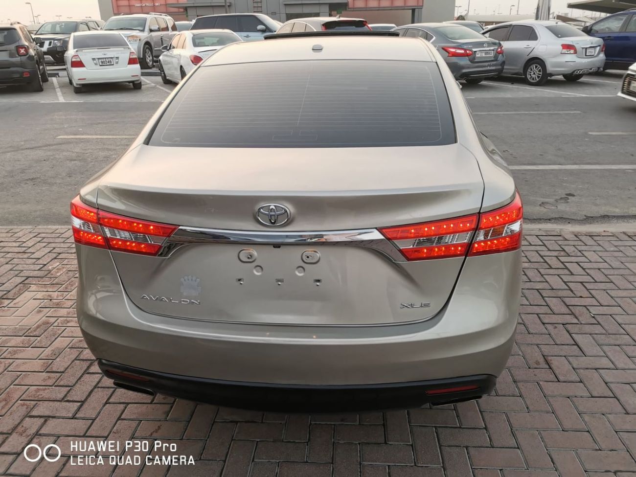 Toyota Avalon XLE 3.5L full option, limited