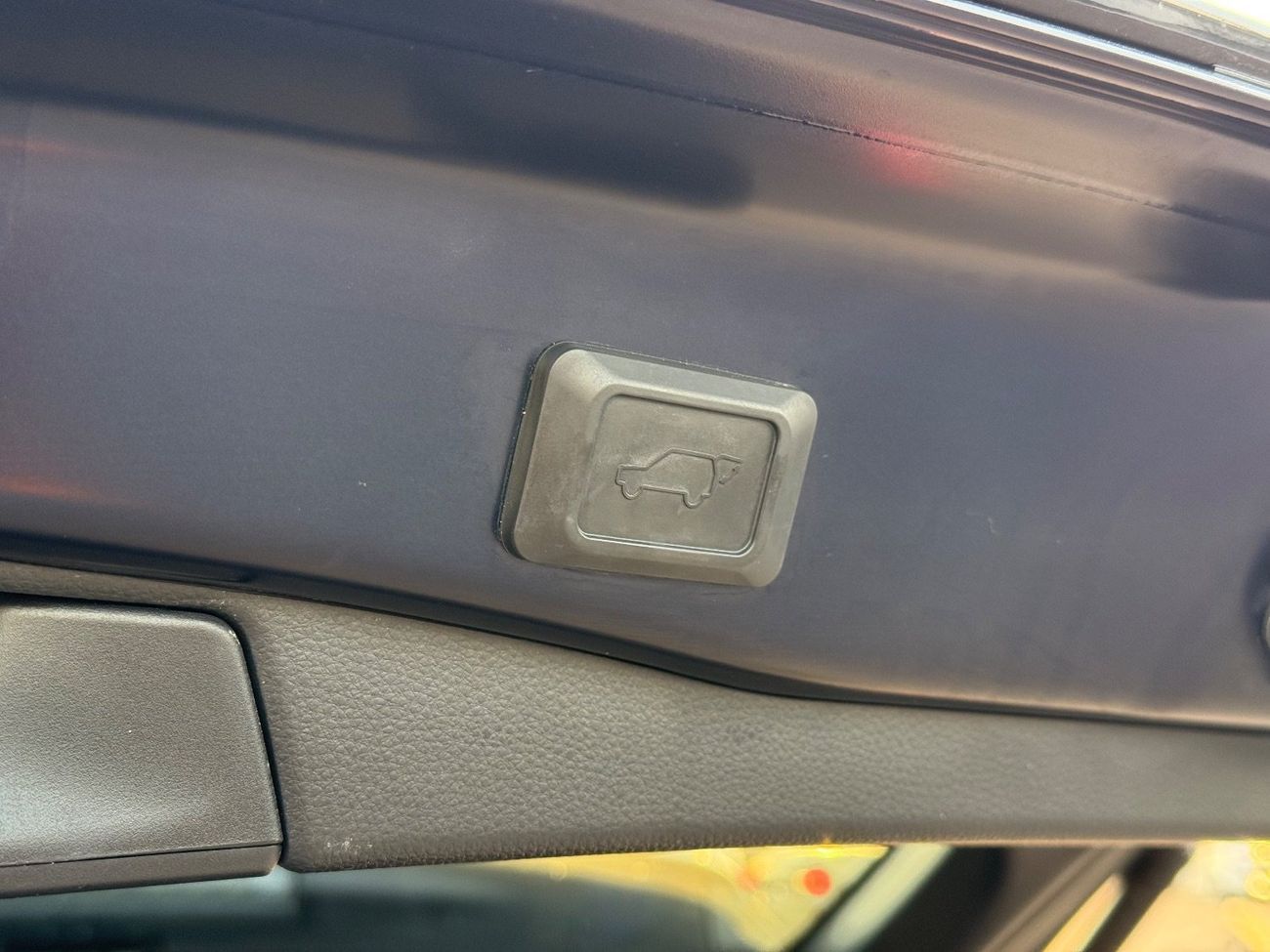 Toyota RAV4 XLE 2.5L 2019 TOYOTA RAV4 XSE HYBRID 4x4 FULL OPTIONS IMPORTED FROM USA