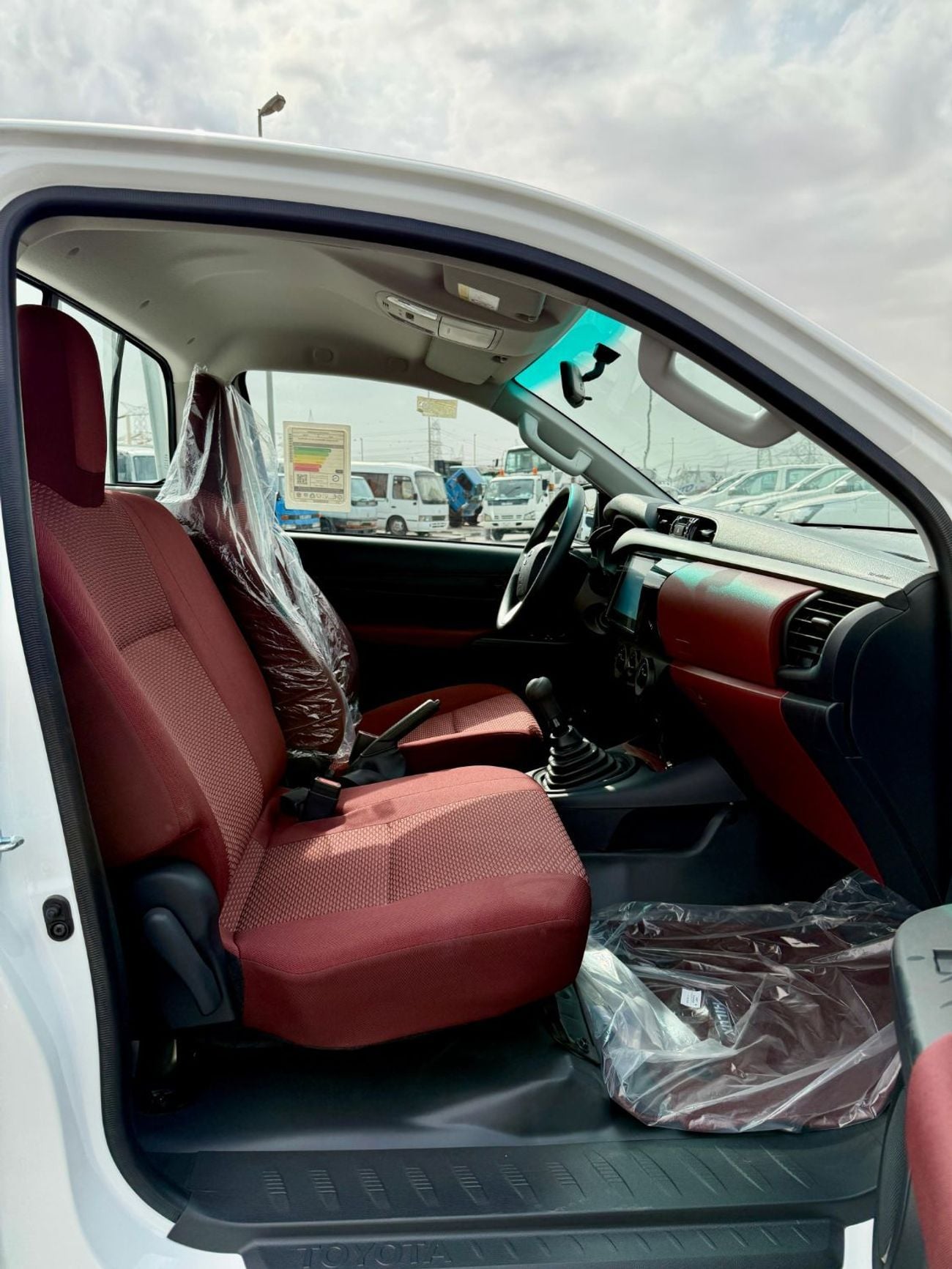 تويوتا هيلوكس GLS 2.7L 4WD