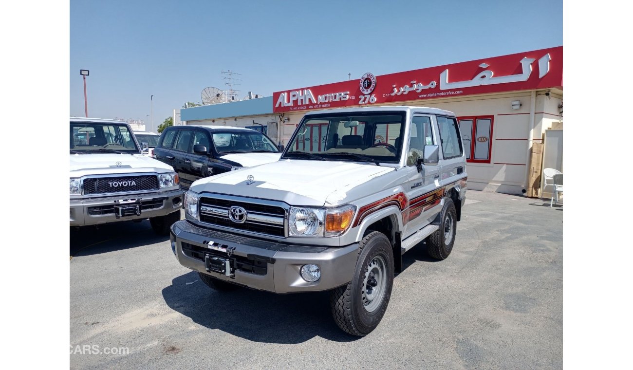 Toyota Land Cruiser Hard Top 4.0L V6 ( 2 Doors + Winch + Fog + Wood + Side Sticker)