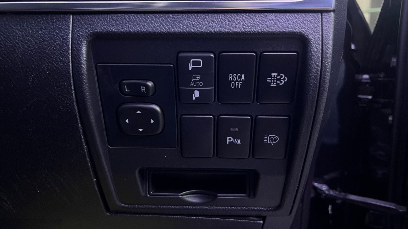 Toyota Land Cruiser GXR Toyota Land Cruiser 2018 VXR full options RHD