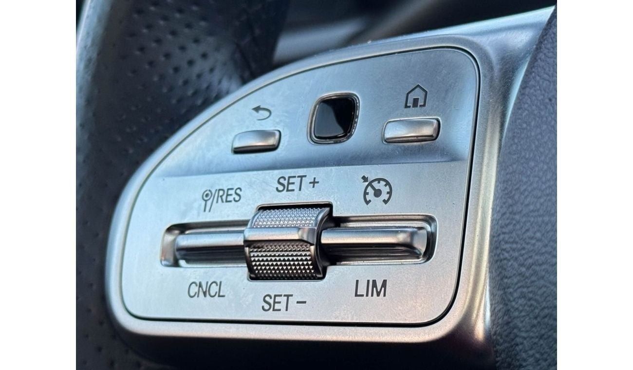 مرسيدس بنز C 200 Mercedes C200 2019 2.0 L GCC, original paint accident-free in excellent condition, 1794 P.M