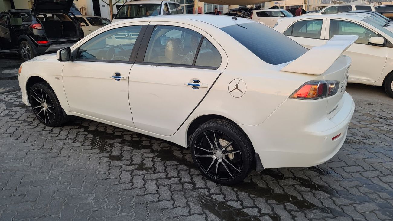 Mitsubishi Lancer خليجي