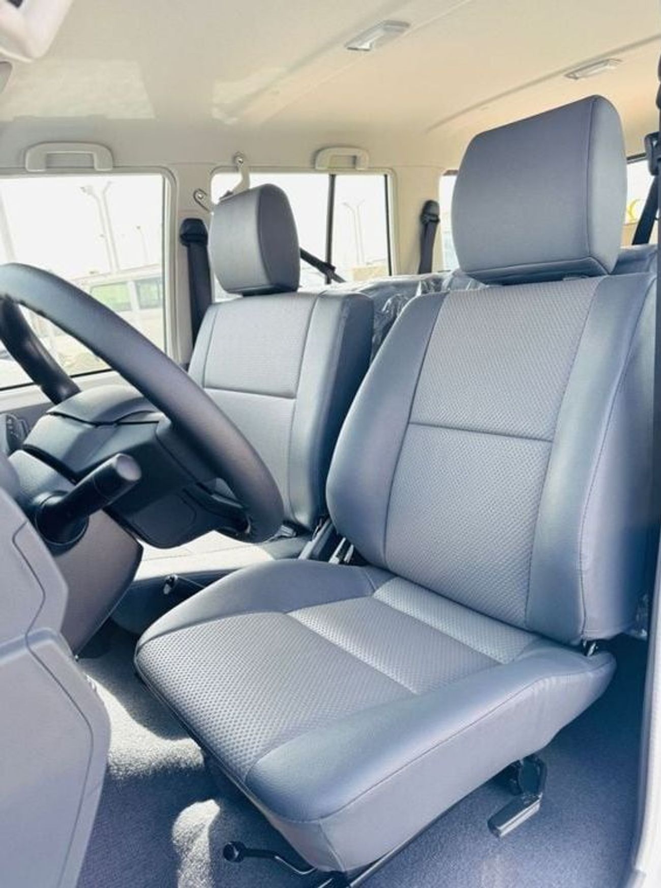 Toyota Land Cruiser 70 TOYOTA LAND CRIUSER 5 DOOR 4.2L DIESEL M/T WHITE COLOR 2025