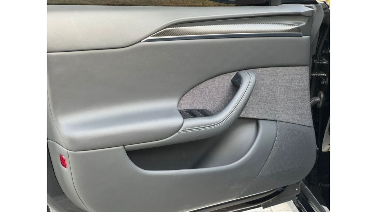 Tesla Model S TESLA MODEL S PLAID MODEL 2023 KILOMETERS 8000 GCC Specs NO ACCIDENT NO PAINT UNDER WARRANTY