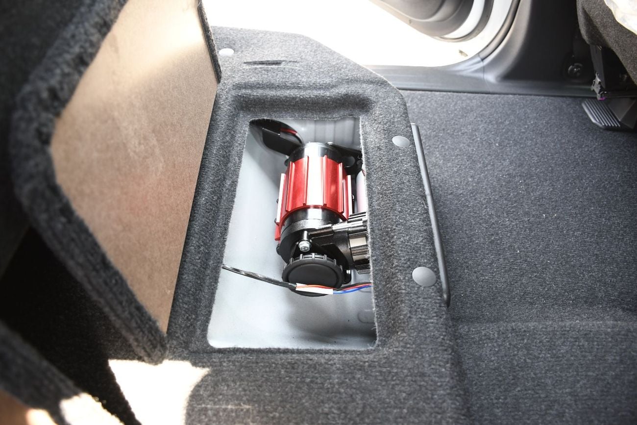 Toyota Hilux ADVENTURE 4.0L Petrol with Air Compressor