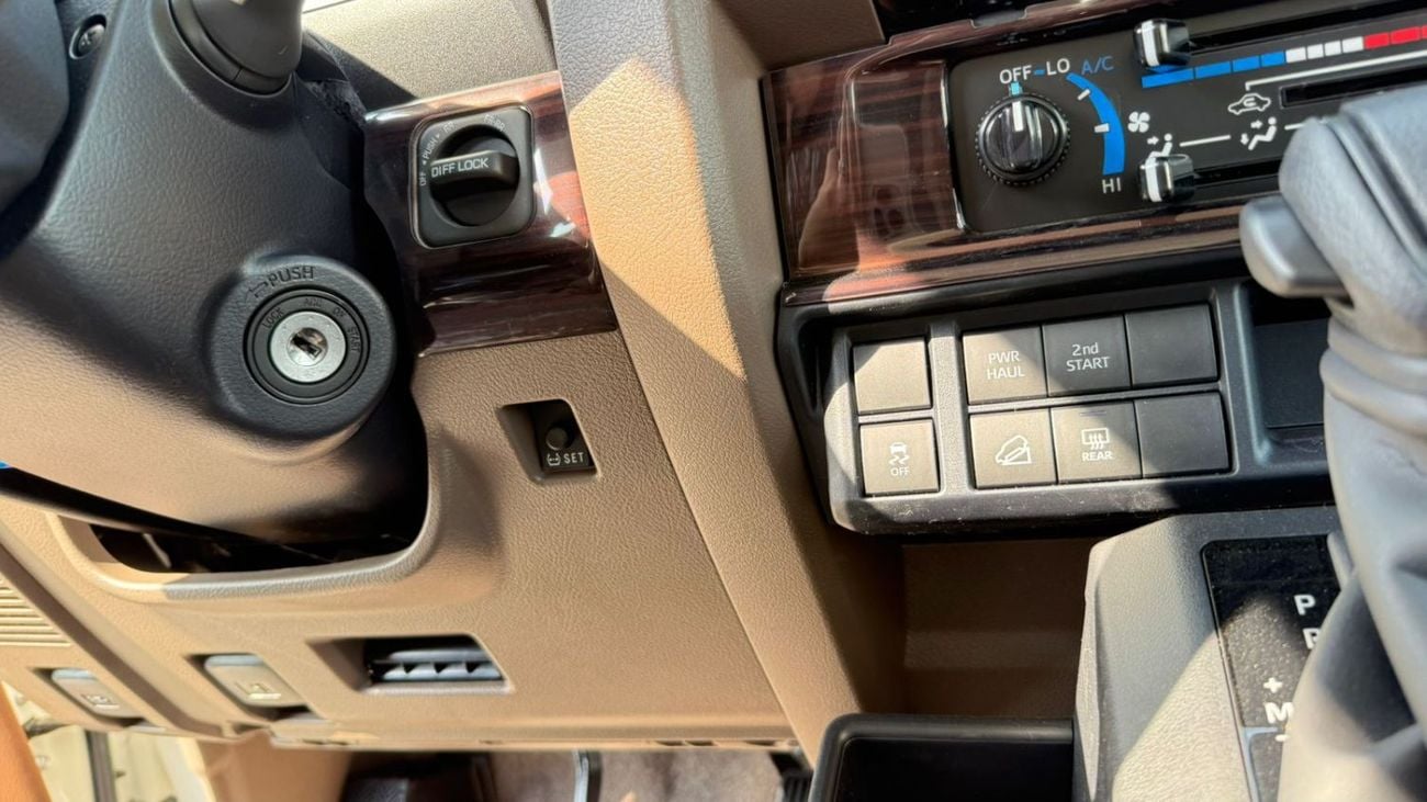 Toyota Land Cruiser 70 Toyota hardtop LC76 2.8 AT 2025 Full option