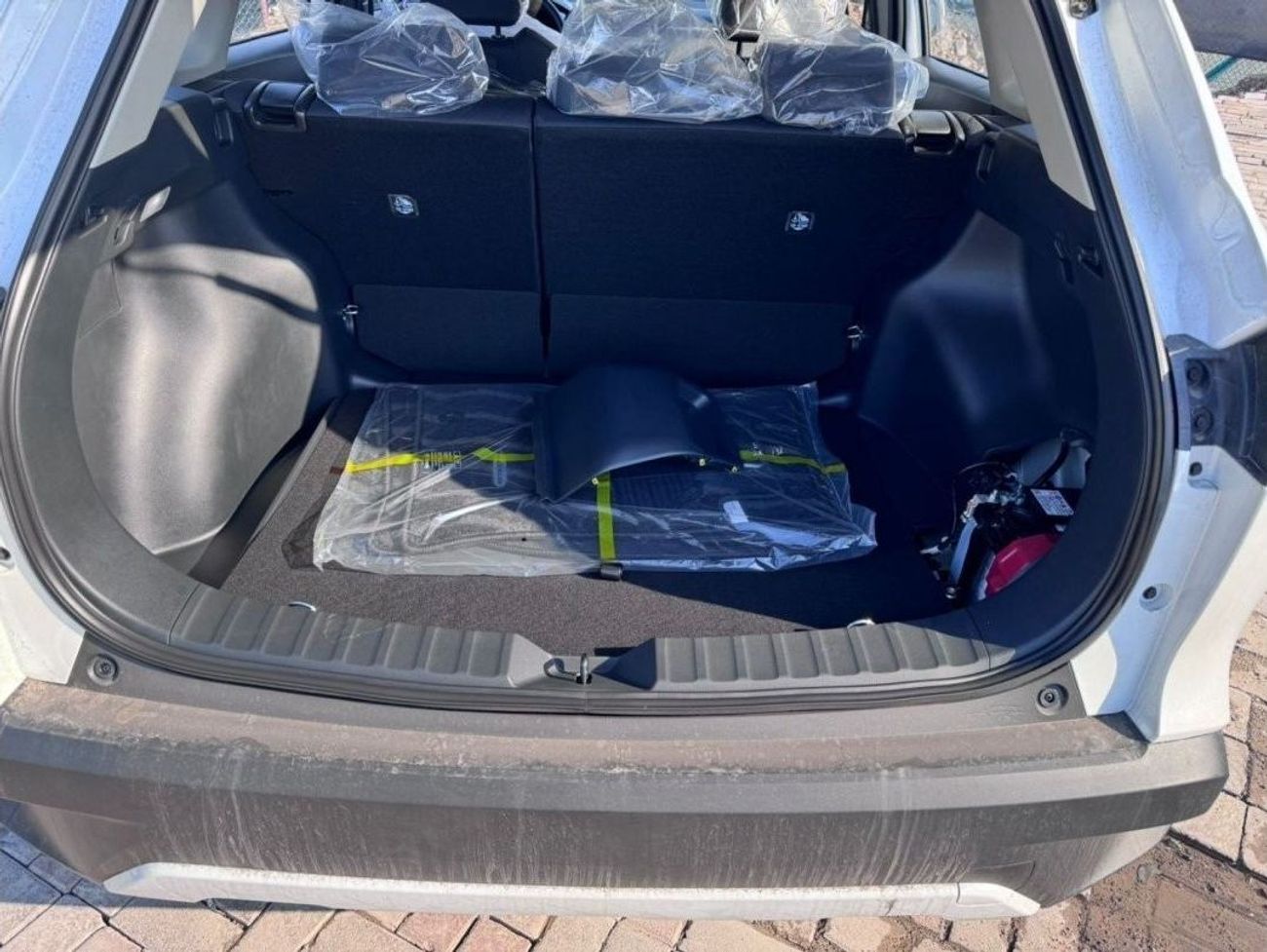 تويوتا كورولا كروس Horsepower 122 hp (121 bhp)  4Cylinders  Torque 142 Nm Fuel Petrol