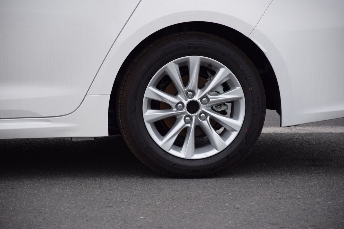 Toyota Corolla 1.8L Hybrid 4 Cylinder