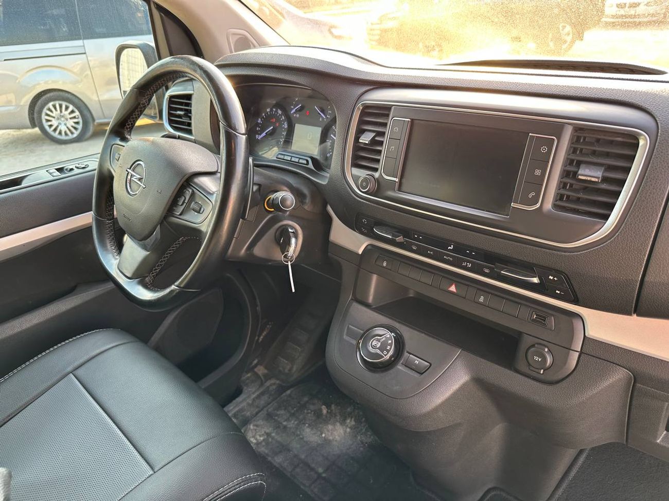 أوبل زافيرا  لايف Opel Zafira LIFE