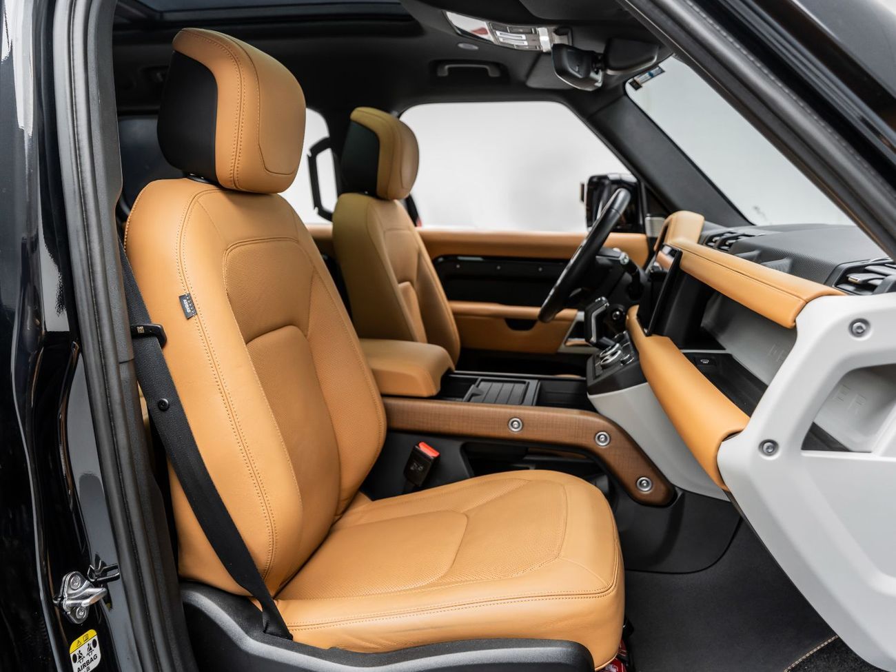 Land Rover Defender 2023 Land Rover Defender 130 P400 HSE, 2028 Warranty + Service History, Low KMs, GCC