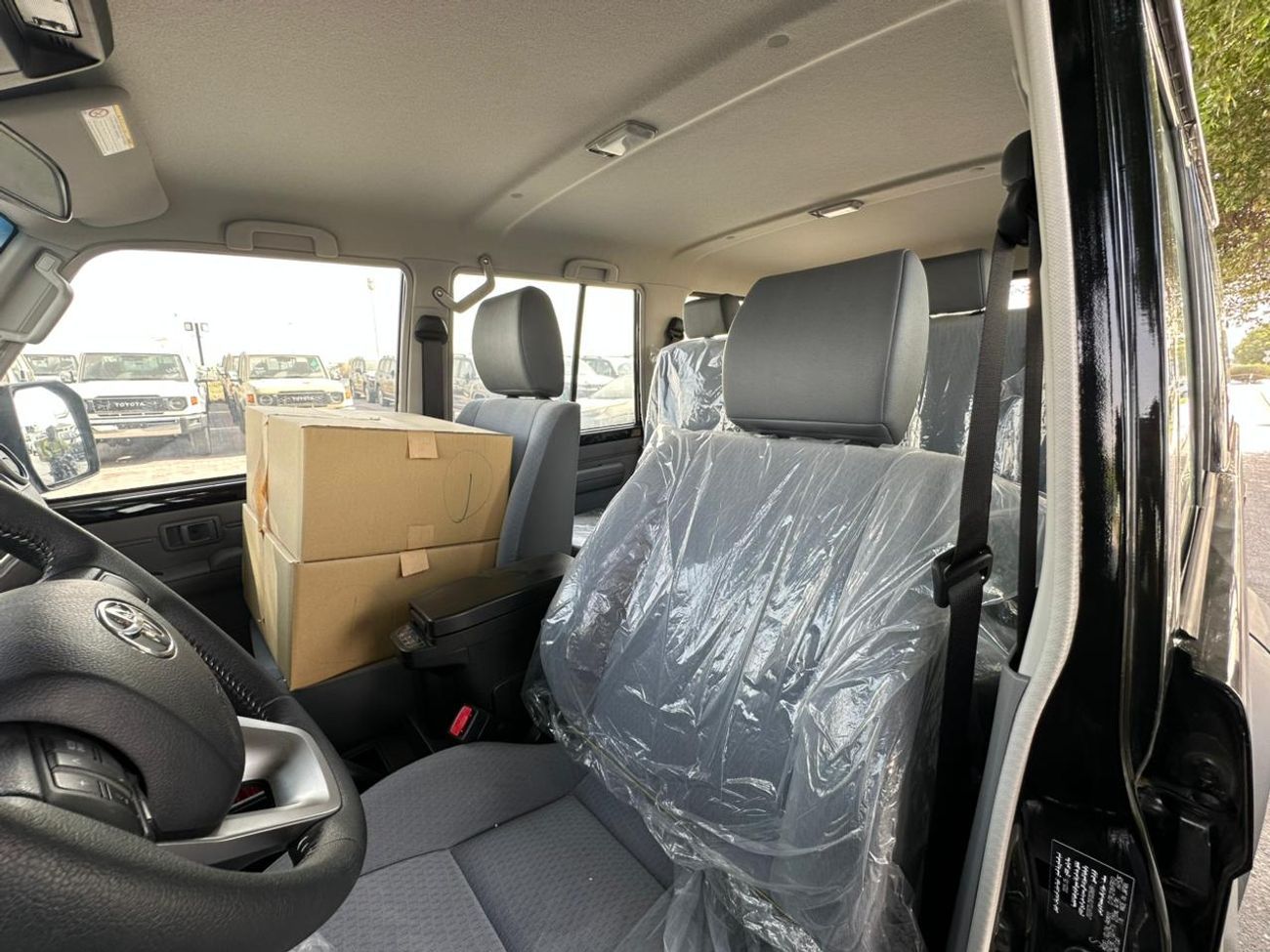 Toyota Land Cruiser 70 LX 2.8L  LC76-G1 2.8 DSL MT