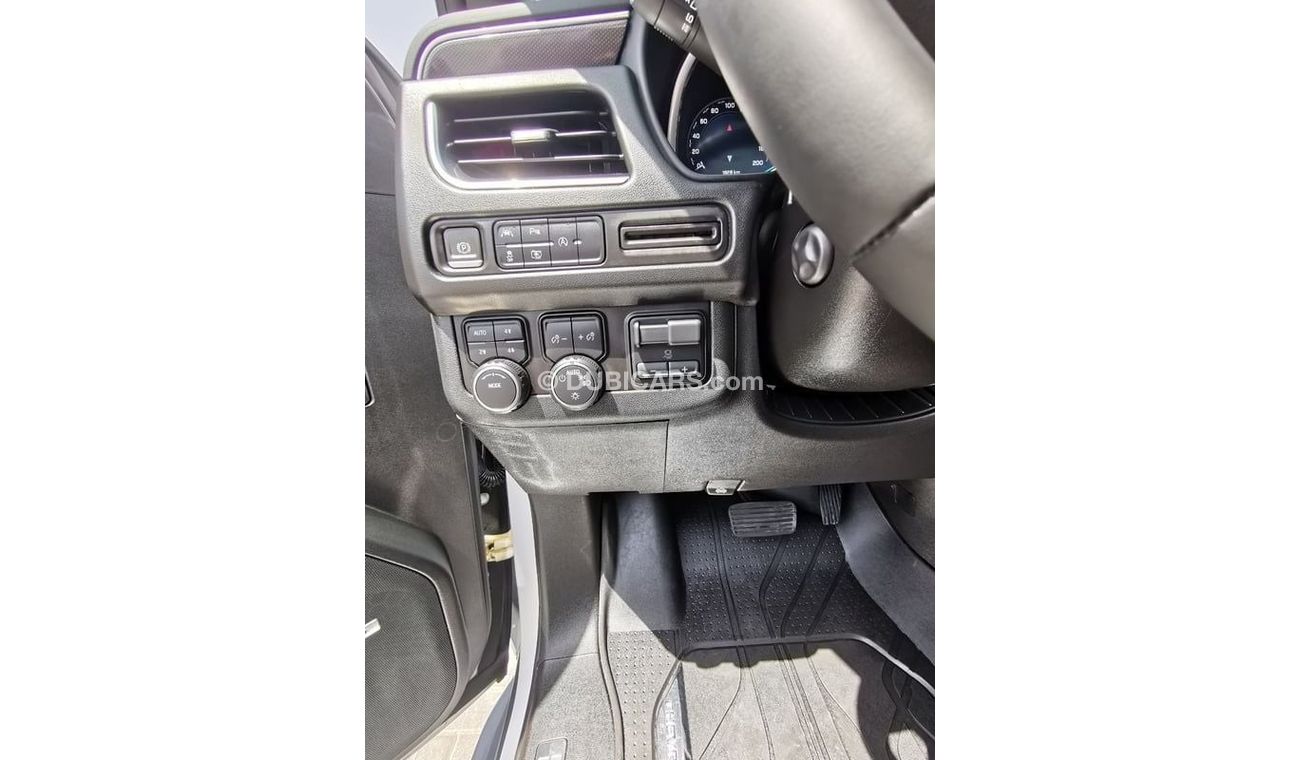 Chevrolet Tahoe Chevrolet Tahoe RST (Suburban) - 2023- White