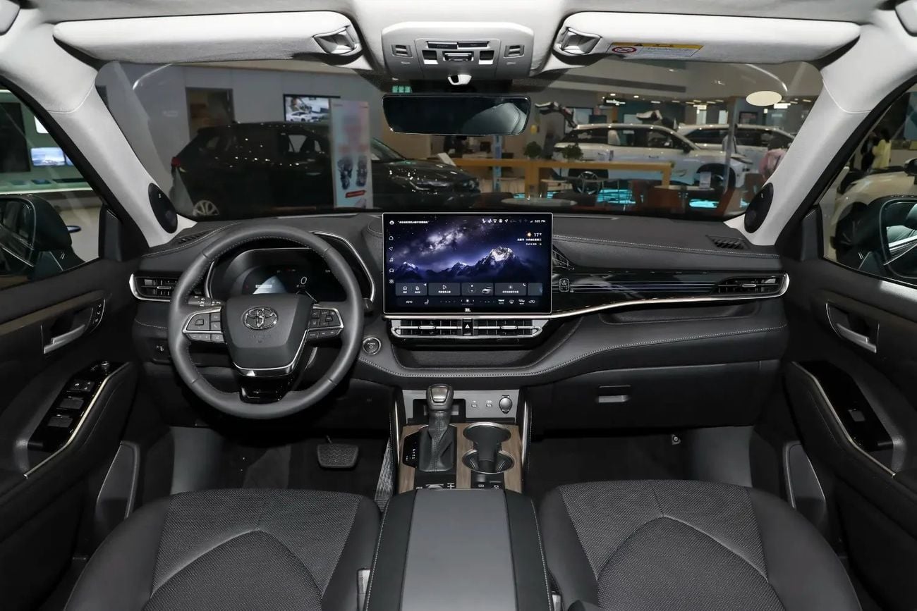 تويوتا هايلاندر 2.5L Hybrid VXR (AWD)