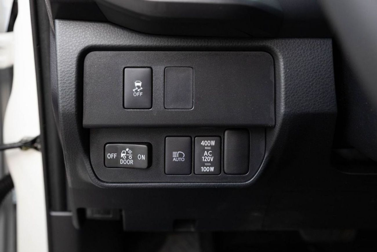 Toyota Tacoma 2022 Toyota Tacoma 3.5 TRD Sport- White inside Black | Export Only