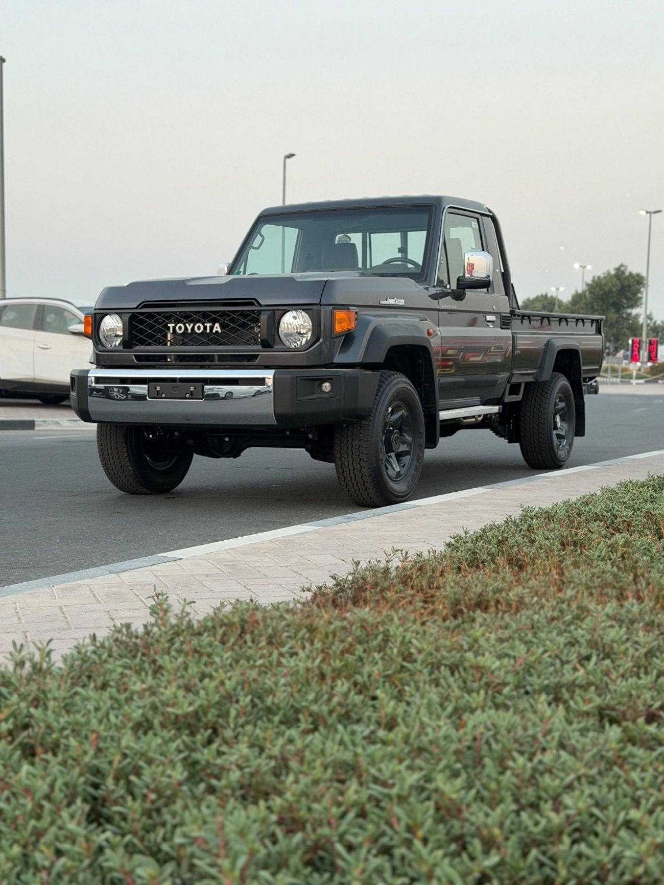تويوتا لاند كروزر بيك آب Std 4.0L Single Cab Utility 4WD