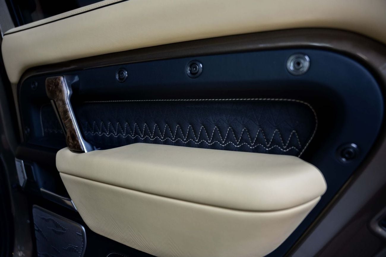 Land Rover Defender TOP P400 110 HSE 3.0L (5 Seater) Falcon Edition of the Apex Series | 1 of 28 by Limgene