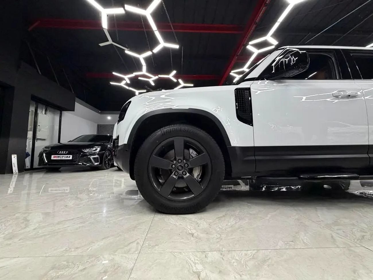 Land Rover Defender 110 X-DYNAMIC HSE P400