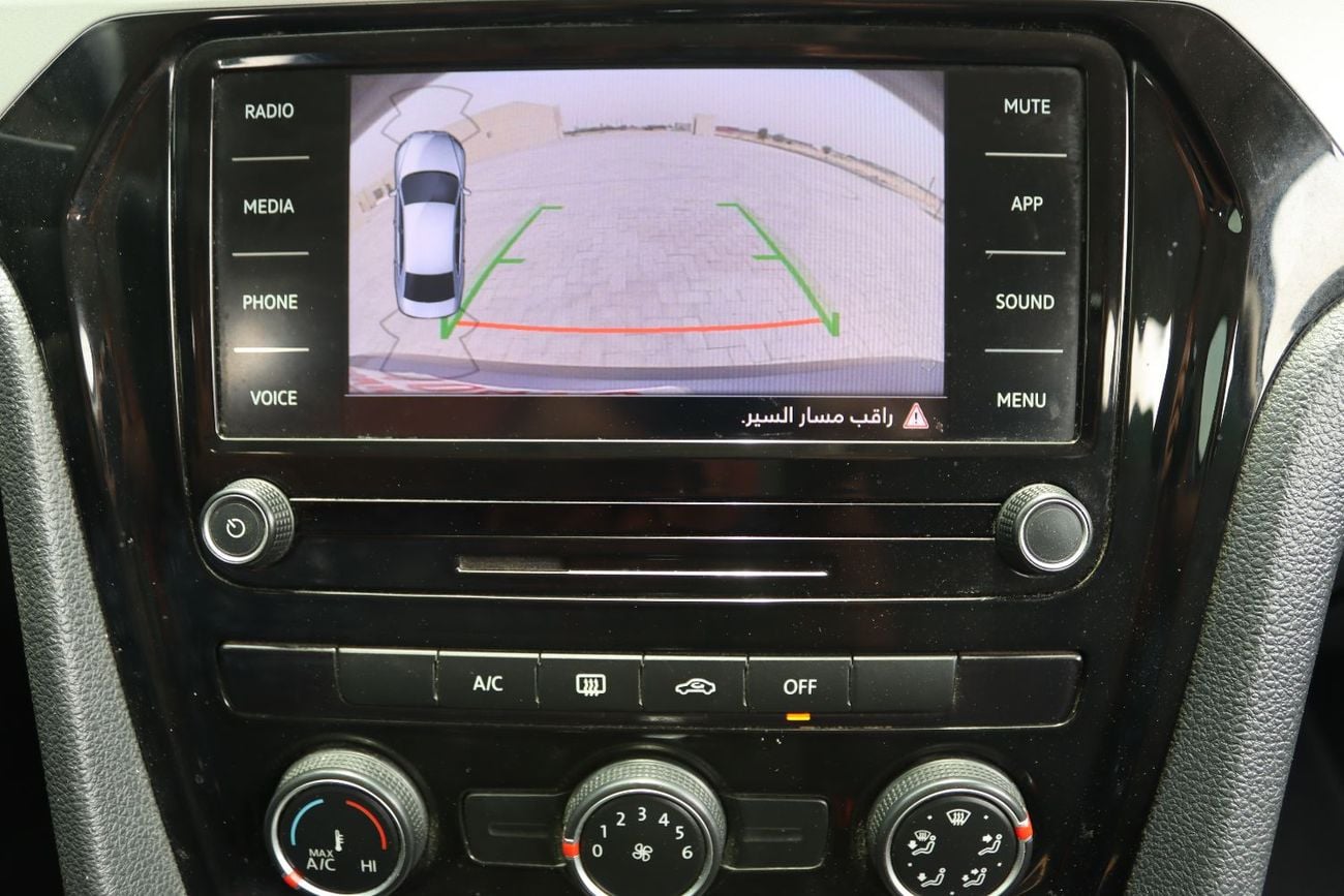 Volkswagen Passat SEL 2.5L Volkswagen Passat - 2021 - GCC- Accident-free - Low Mileage - excellent condition, inside a