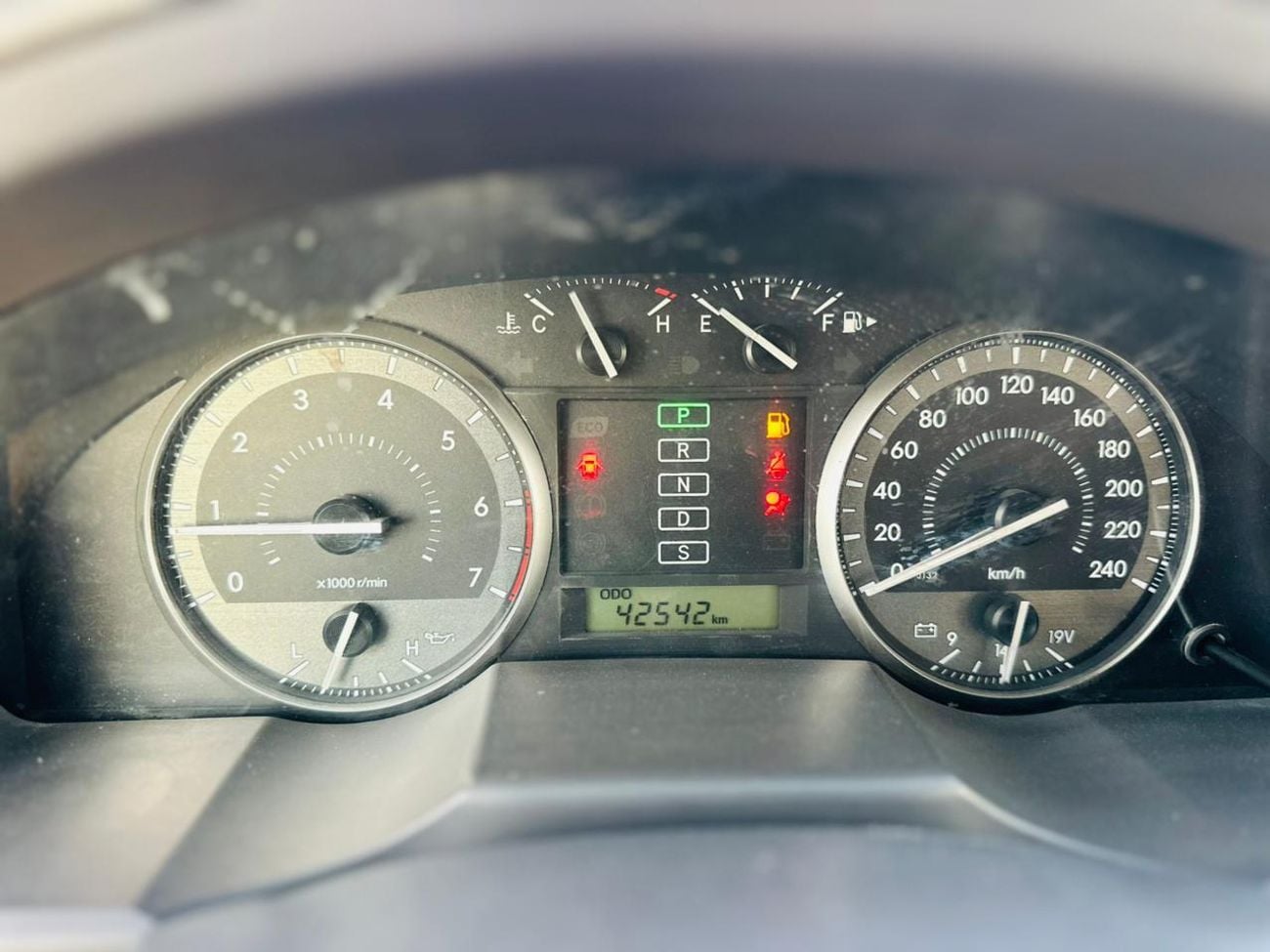 Toyota Land Cruiser VXR+ 5.7L