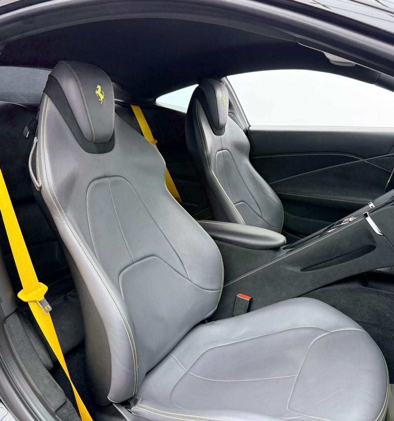 Ferrari Roma 2021 Ferrari Roma, Warranty, Full Service History, Very Low Km, Excellent Condition, GCC