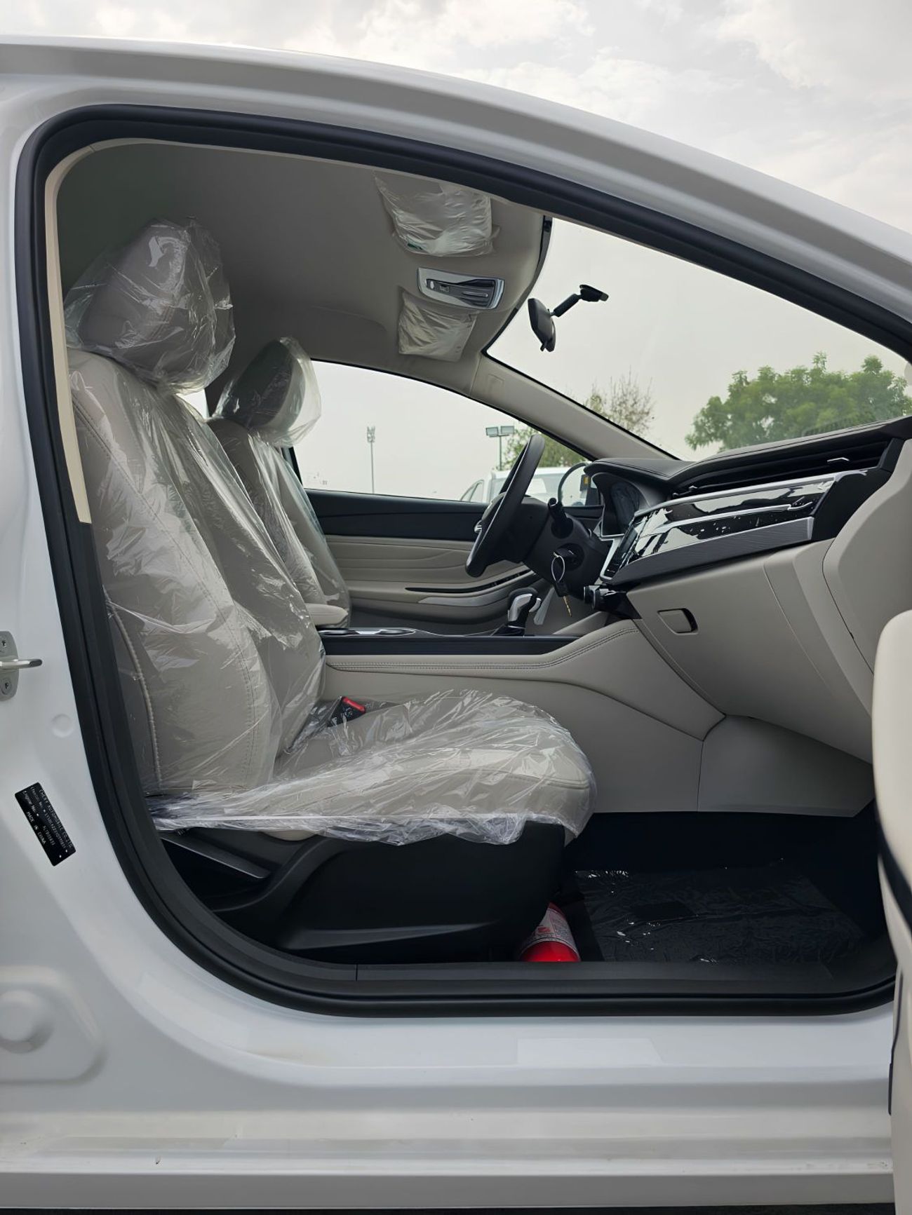 Chery Arrizo 5 STANDARD || 1.5L PETROL V4 | FABRIC SEATS | KEY START | RAER PARKING SENSOR (CODE # TARZ)