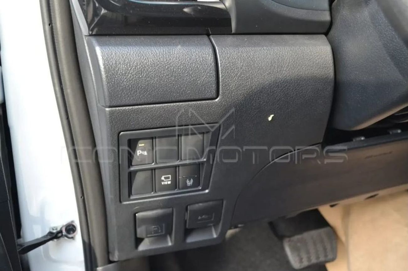 تويوتا هيلوكس 2025 TOYOTA HILUX ADVENTURE 4.0L PETROL