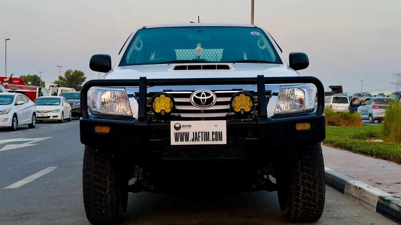 تويوتا هيلوكس PREMIUM BULL BAR INSTALLED | SPORTS BAR WITH BASKET | 3.0L DIESEL ENGINE | RHD | 2012 | MANUAL TRANS