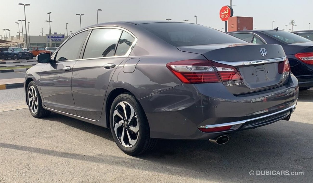 هوندا أكورد Honda Accord 2017 Original Paint with Sunroof service in agency Ref# 429