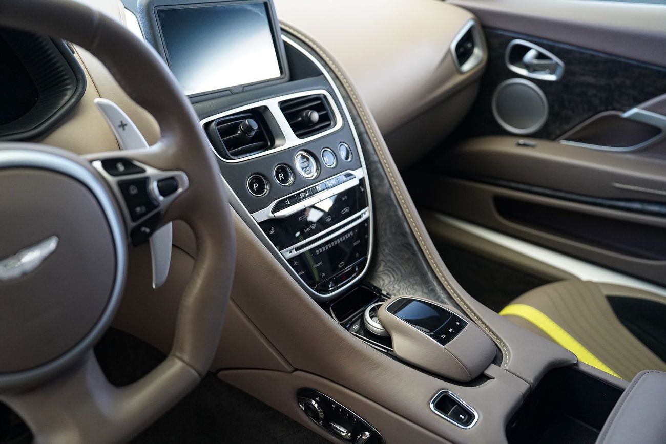 Aston Martin DB11 AMR 5.2L