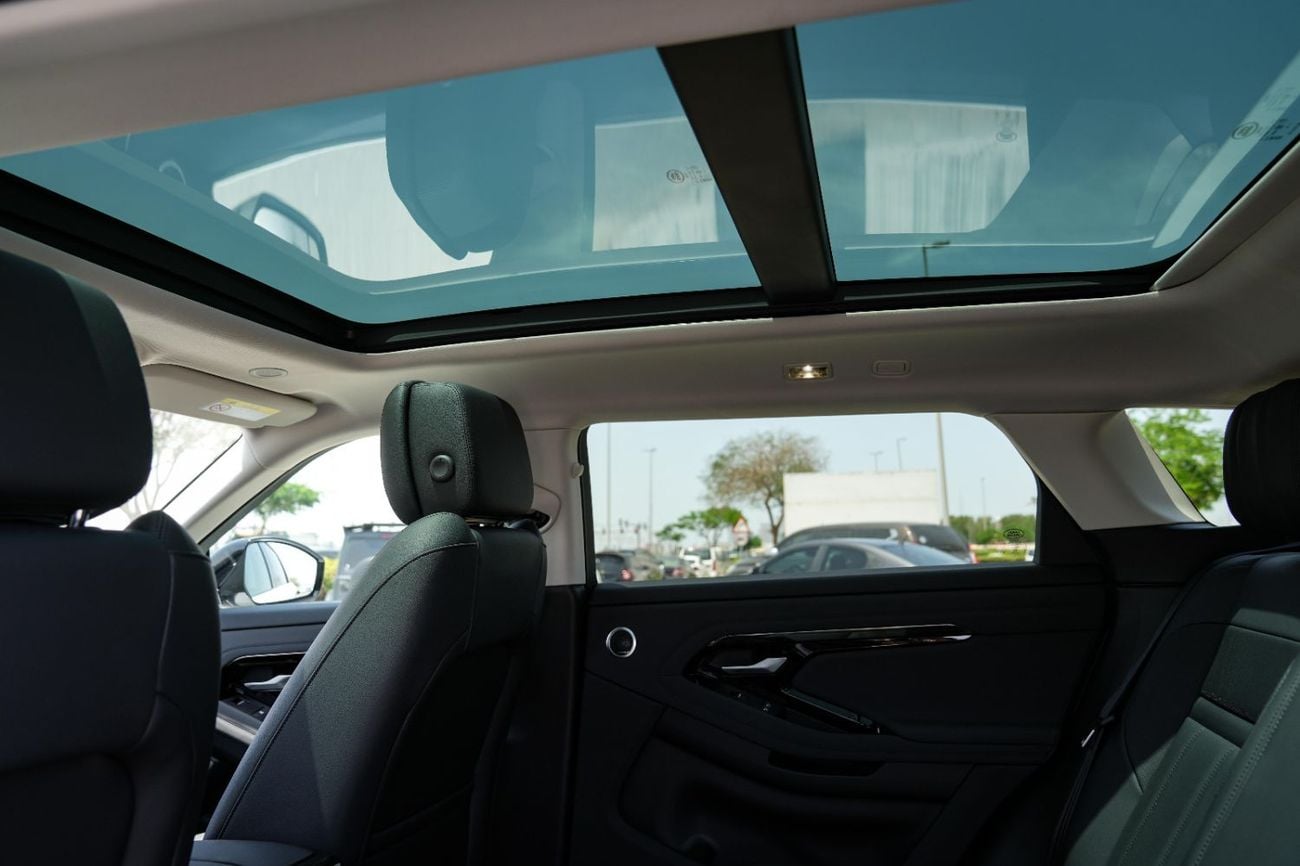 لاند روفر رانج روفر إيفوك SE P250 DYNAMIC 2025!! FIVE YEARS WARRANTY!! THREE YEARS SERVICE CONTRACT