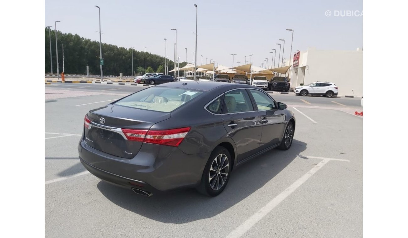 Toyota Avalon XLE - Full Option