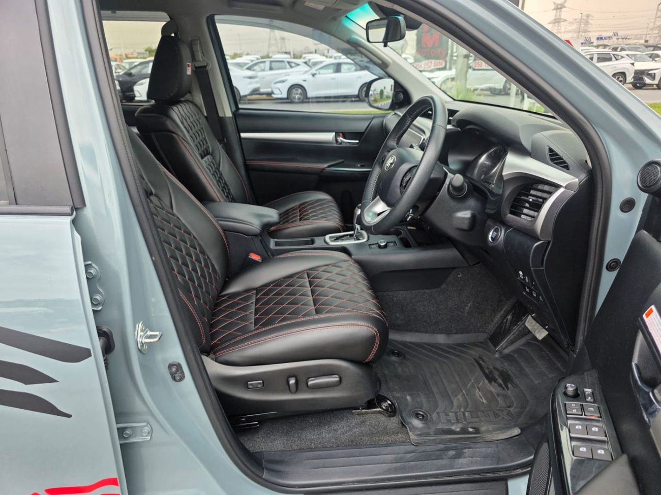 تويوتا هيلوكس RIGHT HAND VEHICLE ONLY FOR EXPORT FULL OPTION