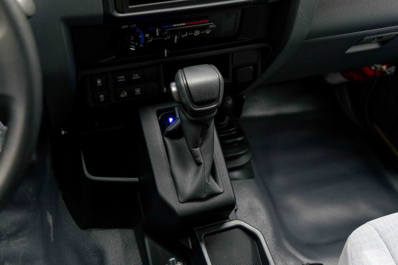 تويوتا لاند كروزر LC78 Hardtop 4.0L - Beige Inside Bluish Grey | Export Only