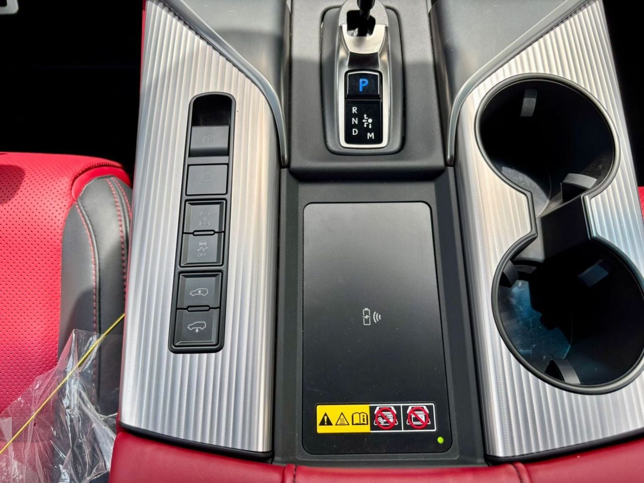 لكزس LX 700h F Sport