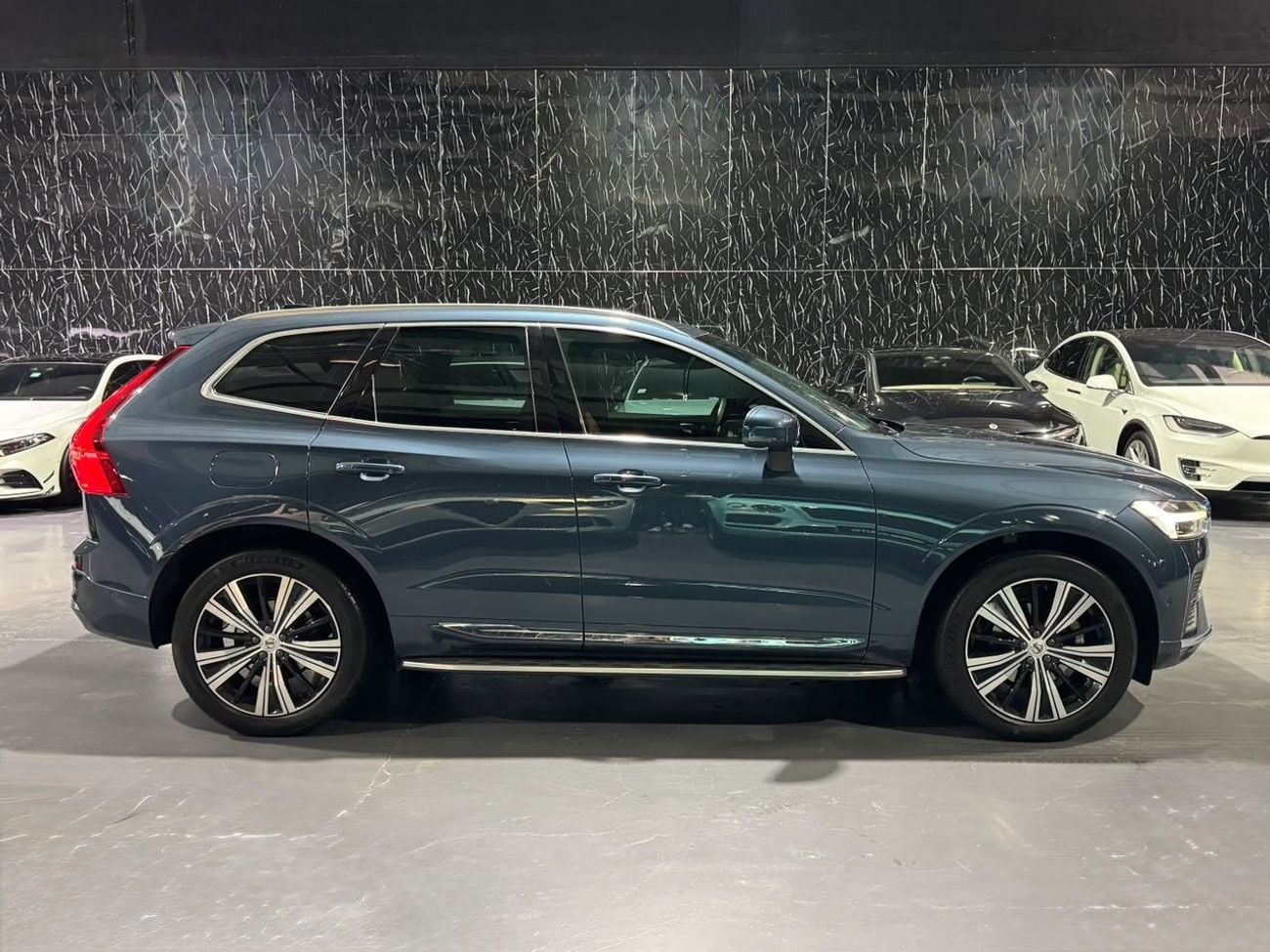 Volvo XC60 ULTIMATE BRIGHT VOLVO XC60 B5 AWD |GCC | Original paint | Al futtaim Warranty 2028