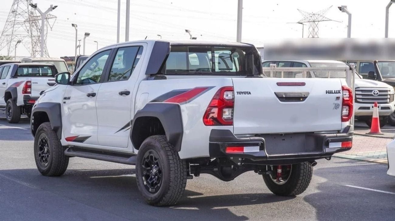 تويوتا هيلوكس GR Sport 4.0L