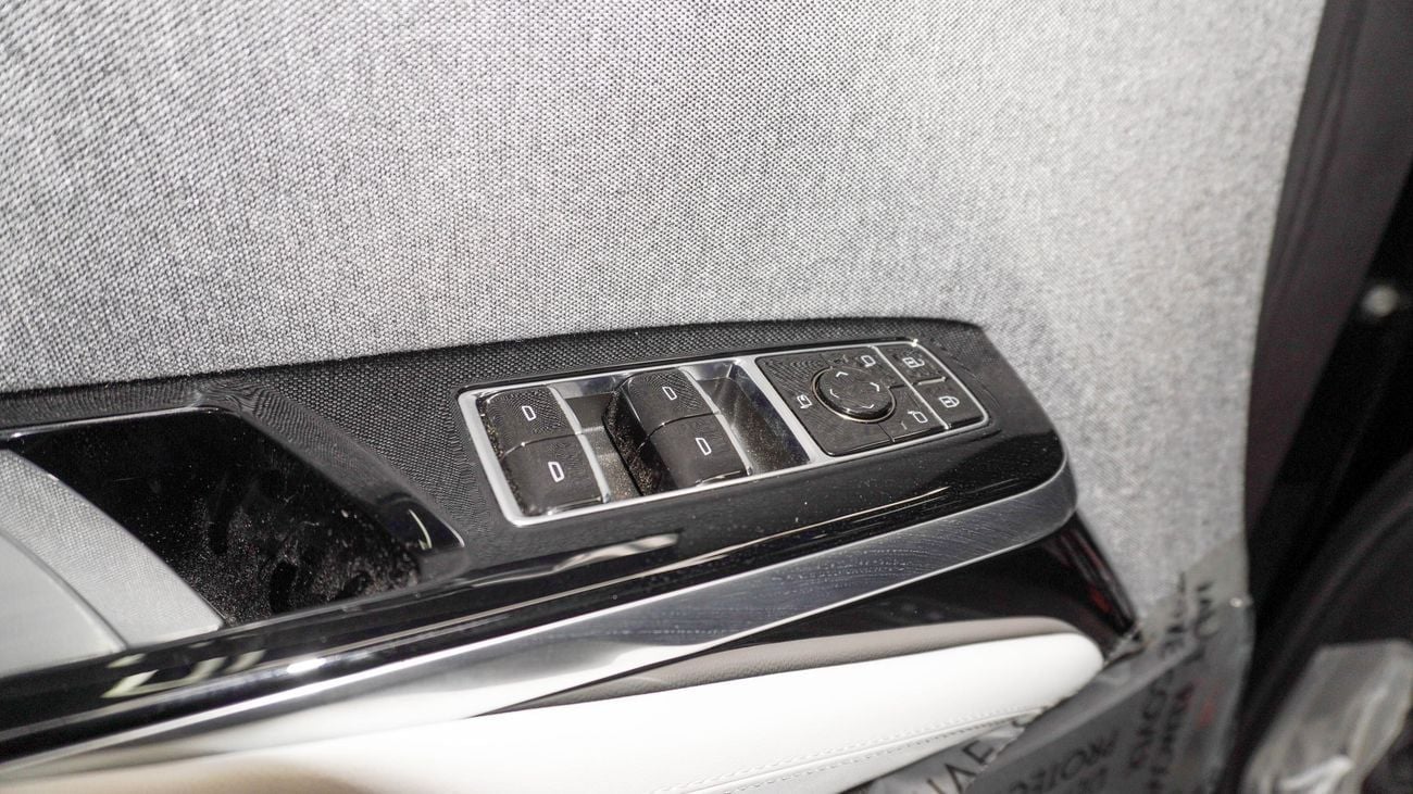 Cadillac Escalade 600