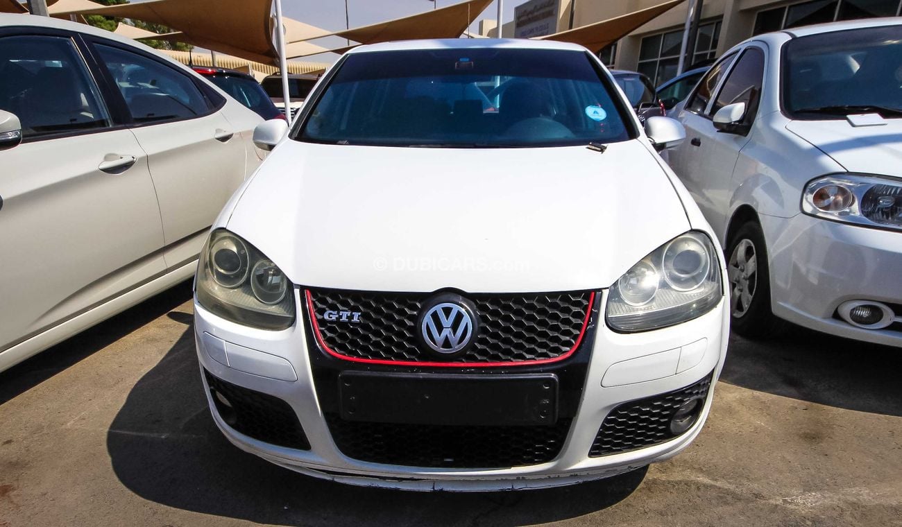 فولكس واجن جولف GTI