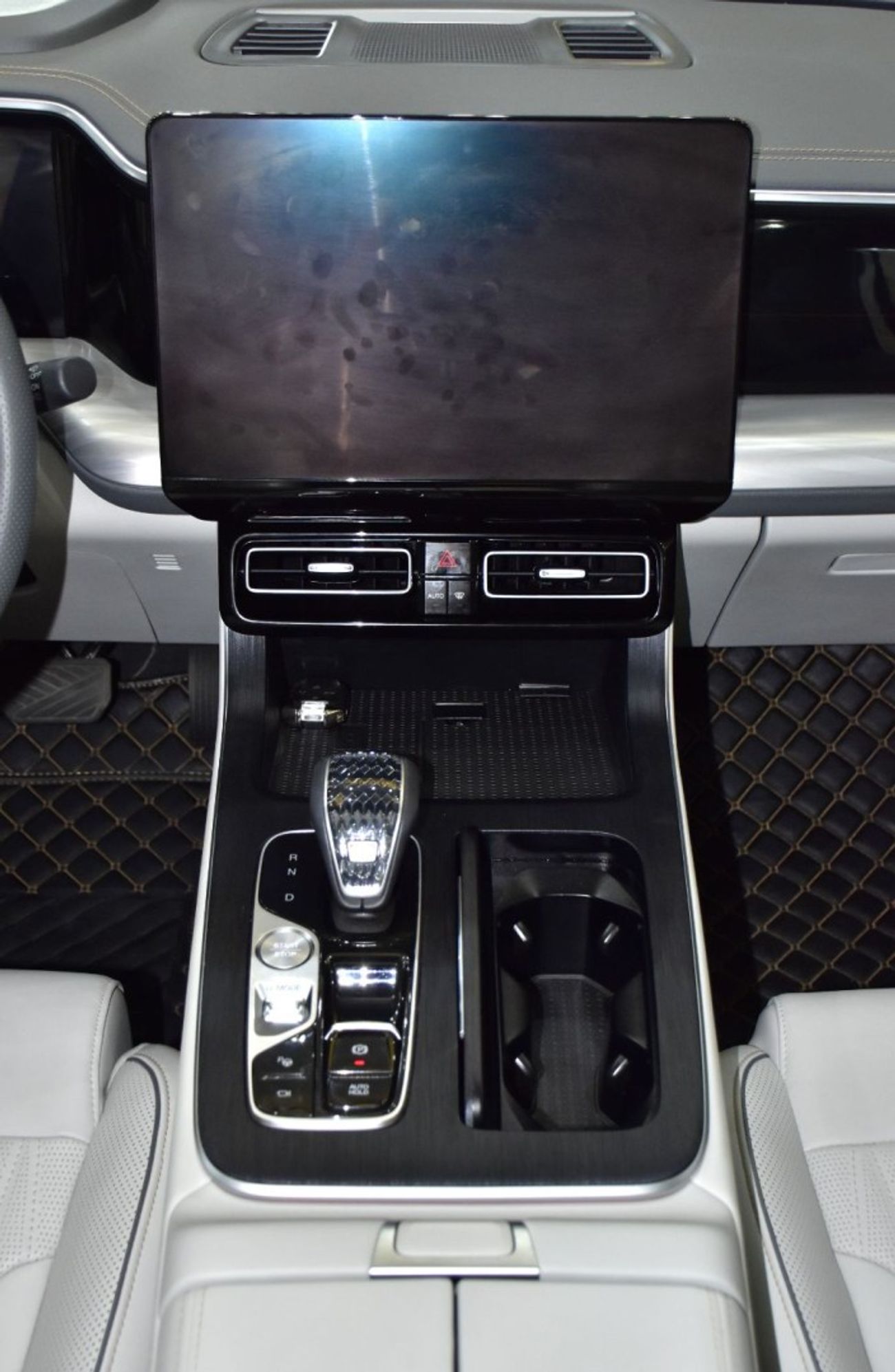 GAC GS8 EXCELLENT DEAL for our GAC GS8 i4WD ( 2023 Model ) in Silver Color GCC Specs