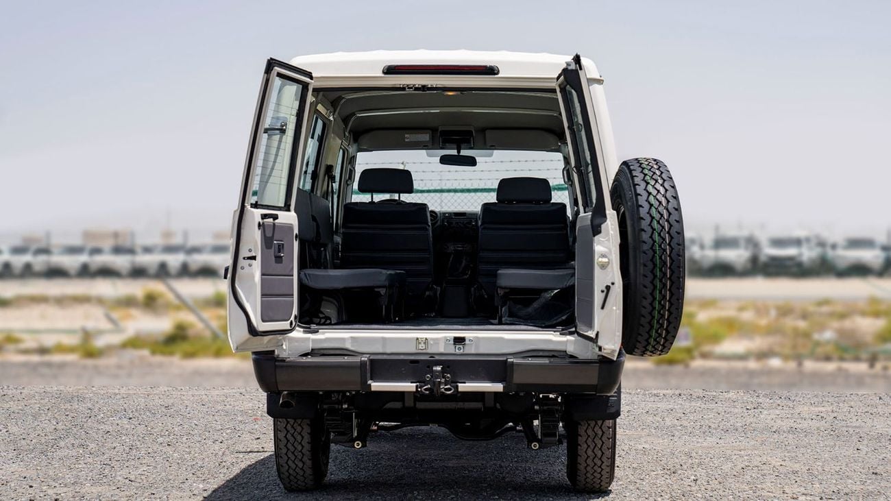 Toyota Land Cruiser 70 2.8 AT