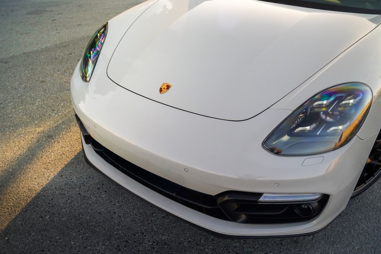 Porsche Panamera GTS 4.0L (455 HP)