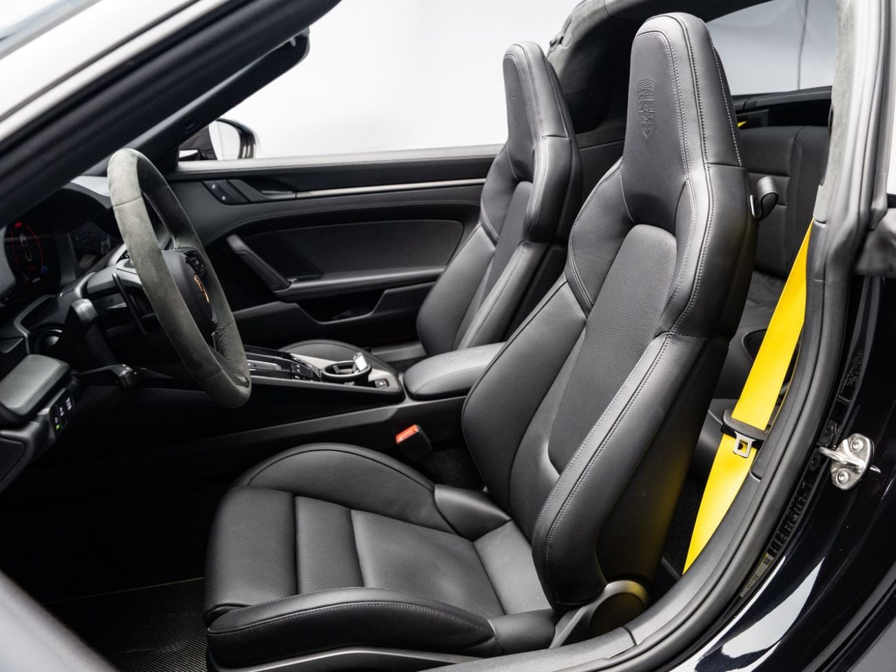 بورش 911 TARGA 4GTS 2025 Porsche 911 Carrera Targa 4 GTS, 3.6L TC F6, 532 bhp, 8-Speed Auto PDK