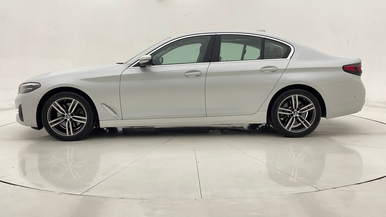 بي أم دبليو 520i JOY EDITION 2 | بدون دفعة مقدمة | اختبار القيادة في المنزل