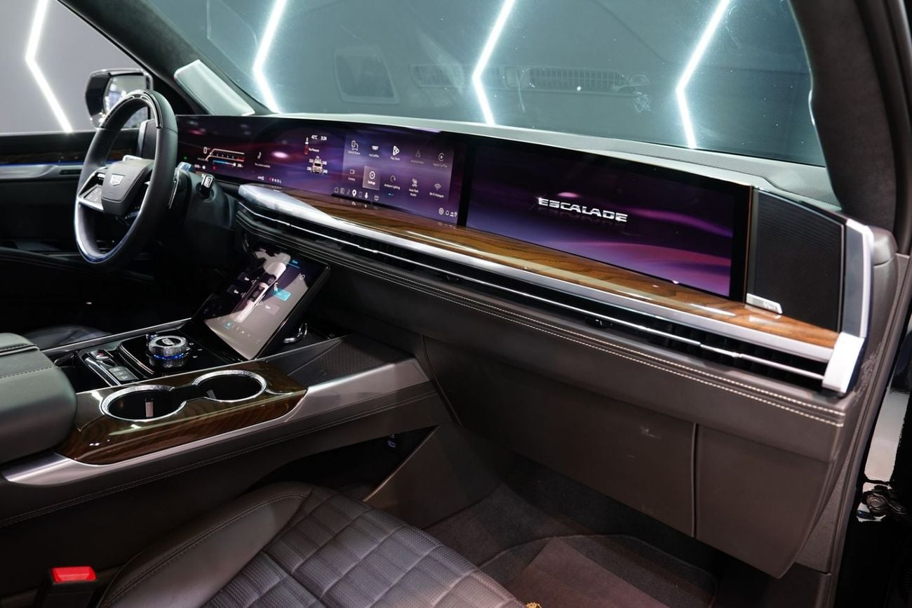 كاديلاك إسكالاد 2025 Cadillac Escalade Sport Platinum,Rear Screen,Night Vision,Power Side Steps, Dealer Warr + Serv