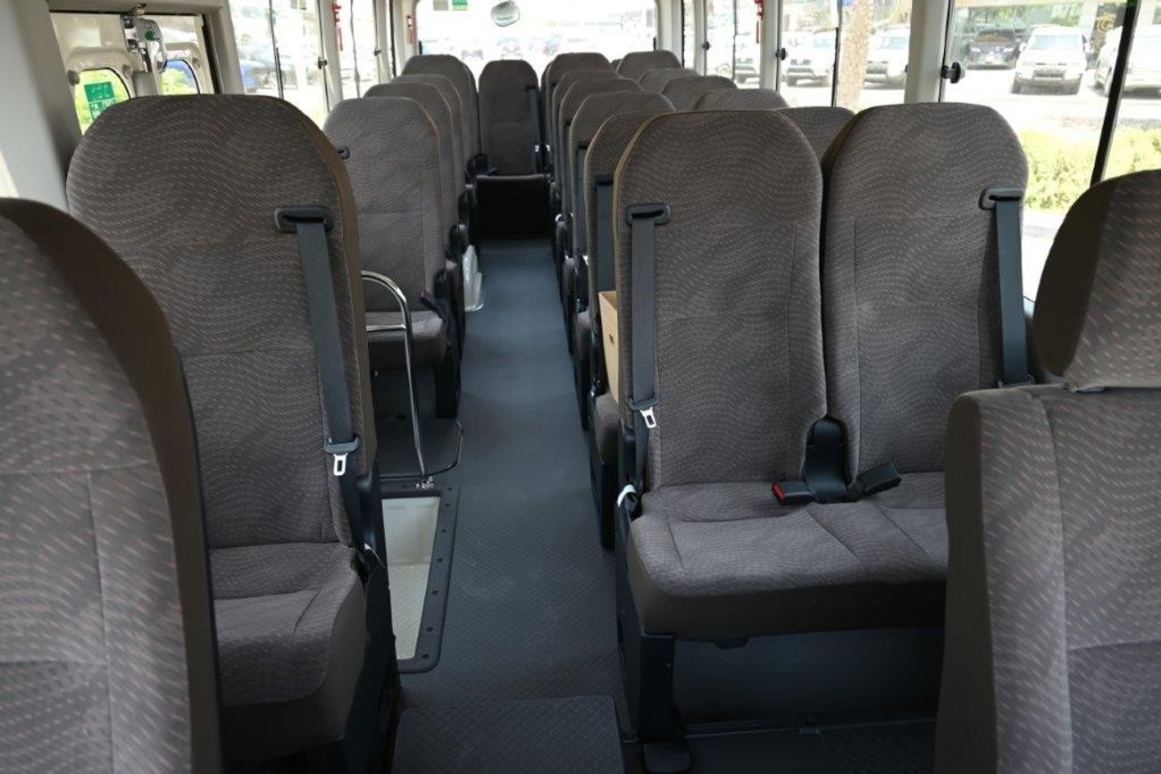 تويوتا كوستر 2.7L (23-Seater)