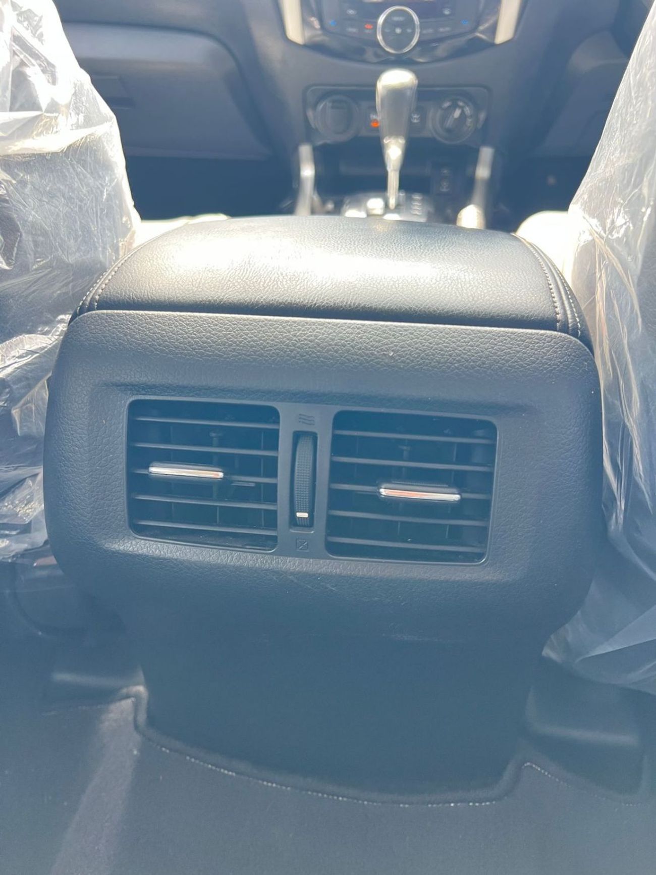 Nissan Navara DIESEL 2.3 LITER ,RIGHT HAND DRIVE ,2017 MODEL ,GREY COLOR ,AUTOMATIC GEAR