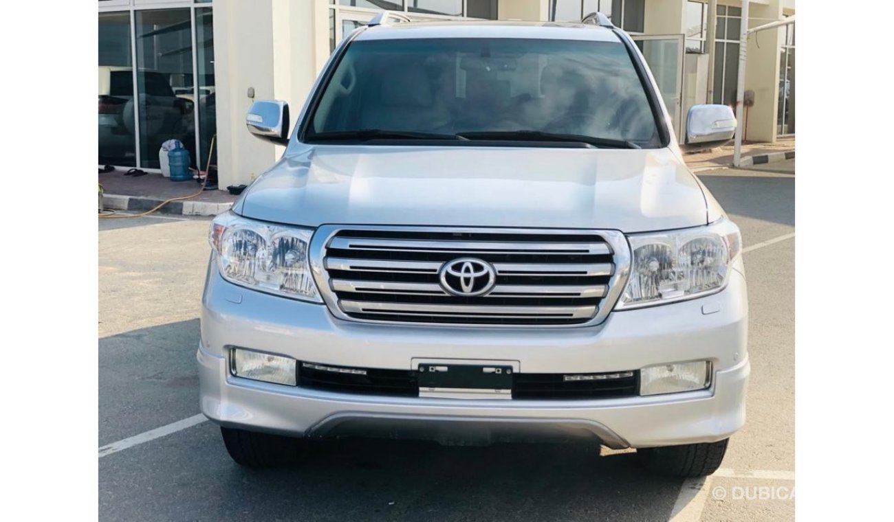 Toyota Land Cruiser Toyota land cruiser V6 GCC 2011 perfect condition