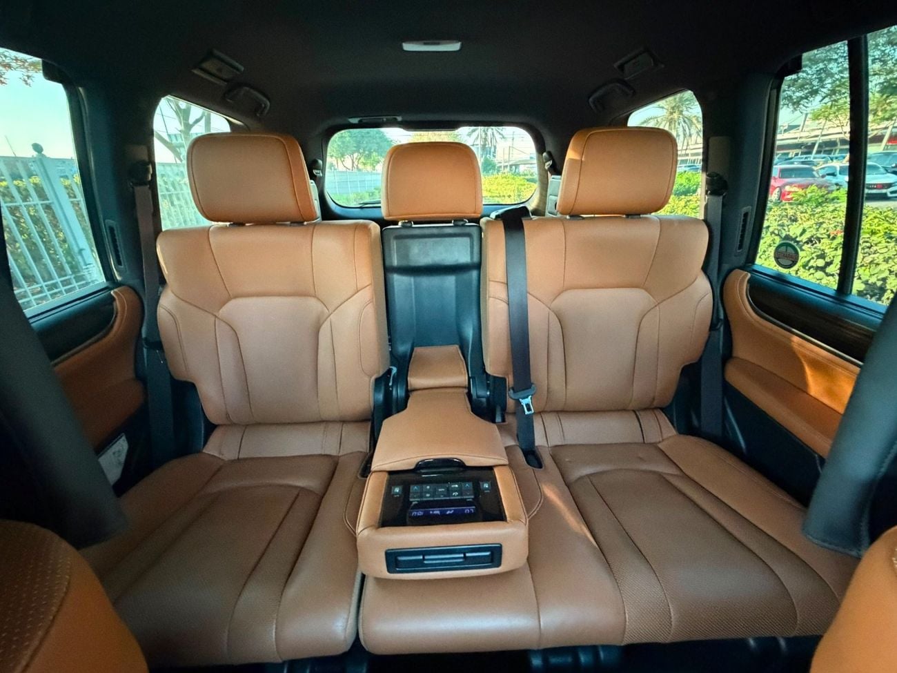 Lexus LX570 SIGNATURE PLATINUM