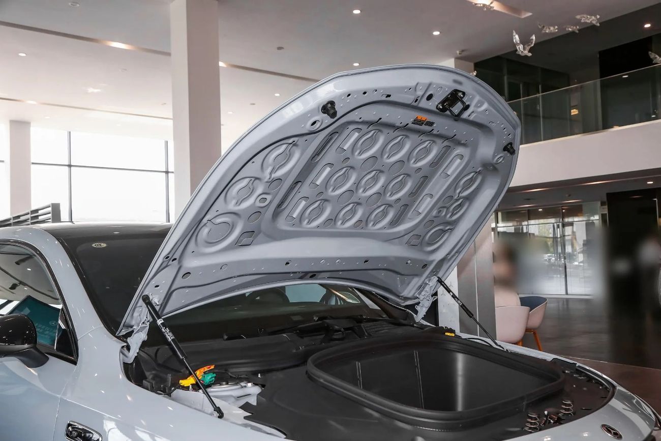 مرسيدس بنز سي إل إيه إي في 300 إل Extended Range Intelligent Driving Edition